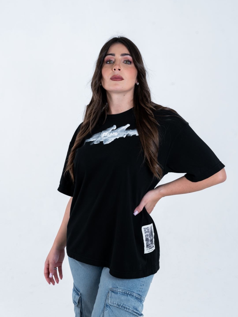 T-shirt streetwear oversize in cotone con grafica a cornice