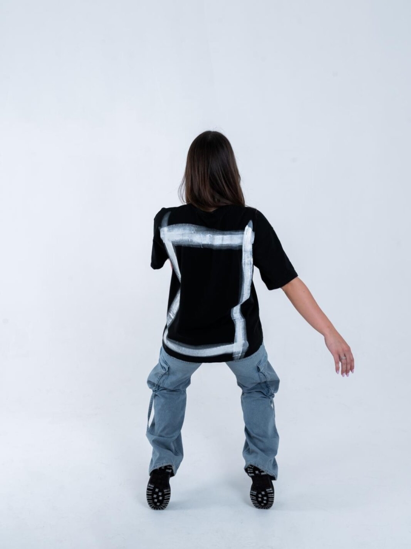 T-shirt streetwear oversize in cotone con grafica a cornice